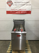 Load image into Gallery viewer, Avantco FF518 Nat. Gas 70-100lb SS Tube Floor Fryer 150,000 BTU
