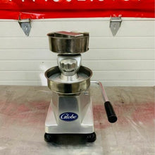 Load image into Gallery viewer, Hamburger Press Globe PP5 5&quot; Manual Hamburger Patty Press - (8 oz) Aluminum