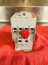 Load image into Gallery viewer, SPRECHER+SCHUH CA7-40-M40 114V50/120V60HZ CONTACTOR 40A 4 POLES * NEW IN BOX *