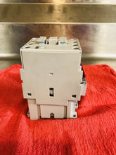 Load image into Gallery viewer, SPRECHER+SCHUH CA7-40-M40 114V50/120V60HZ CONTACTOR 40A 4 POLES * NEW IN BOX *