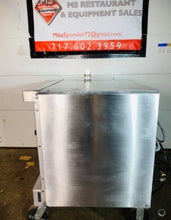 Load image into Gallery viewer, VULCAN Refurbished VC4GD-11D1 Gas Convection Ovens. Can Be Easily Double-Stacked